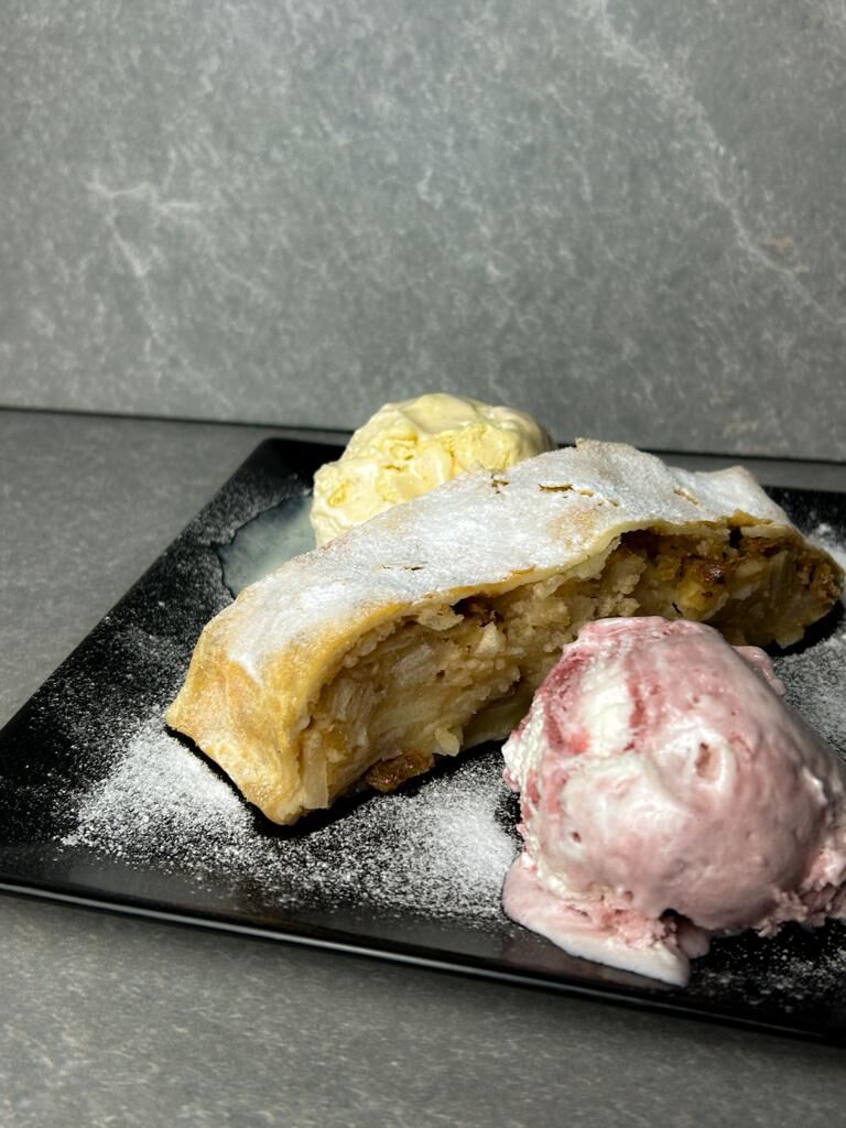 Apfelstrudel