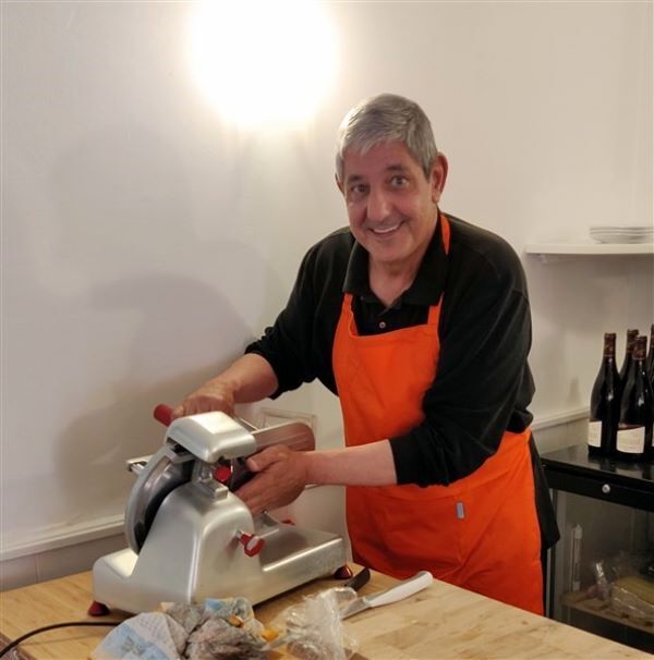 Découpe de la charcuterie