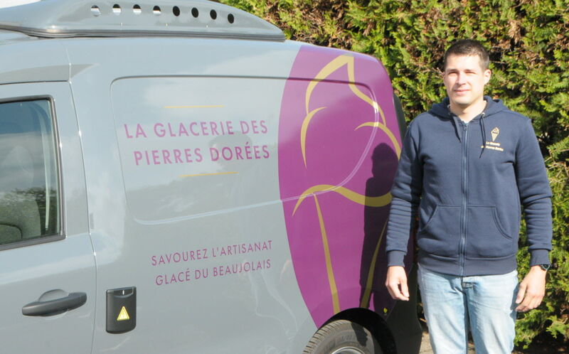 GLACERIE DES PIERRES DORÉES 