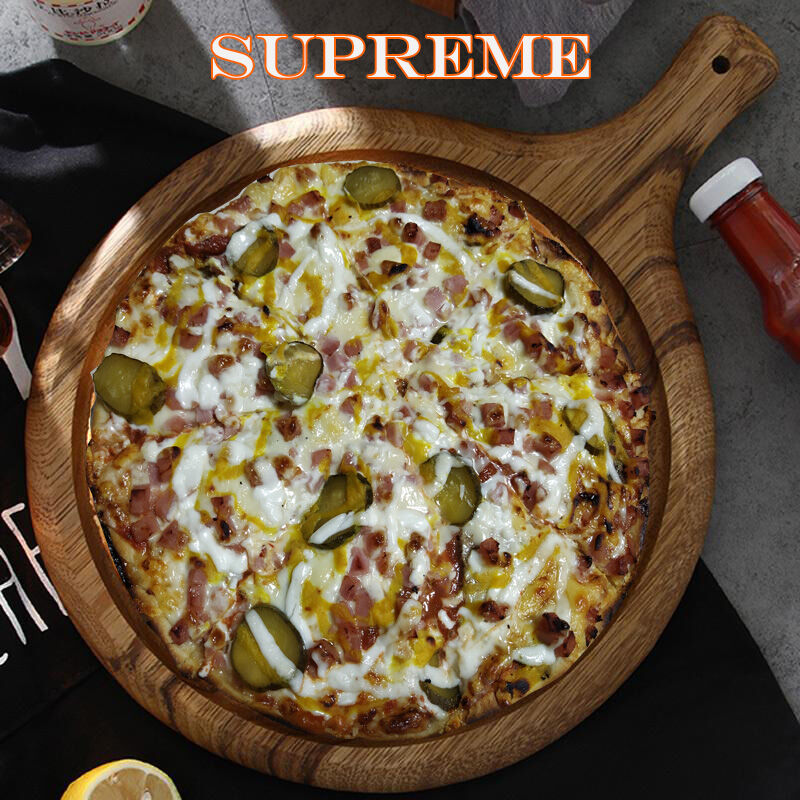 Tomate Base, Carne Mechada, Queso, J.York, Mayonesa, Mostaza y Pepinillos.