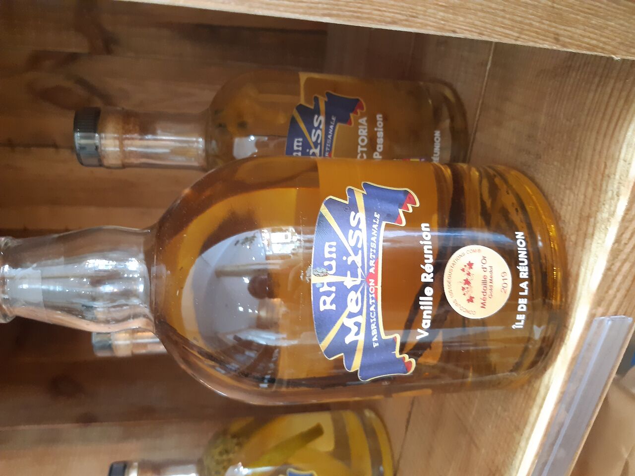Rhum Métiss provenance et fabrication artisanale
Rhum arrangé 23°
Ile de la Réunion
🏅