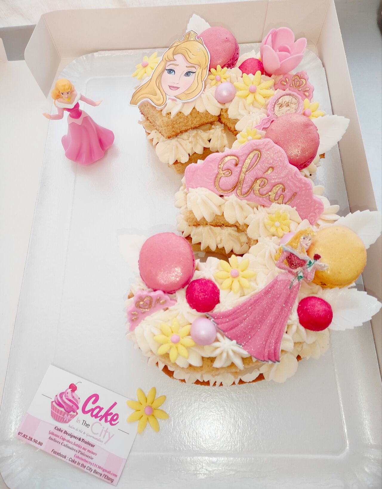 Number Cake 3 ans personnalisé La Belle Au Bois Dormant