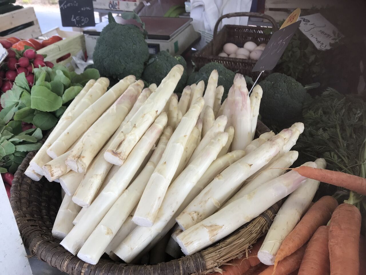 ASPERGES DE PUYBRUN
DIRECT DU PRODUCTION A VOTRE ASSIETTE
PENSEZ A LES COMMANDER LE JEUDI POUR LE SAMEDI ET LE DIMANCHE !!!!!