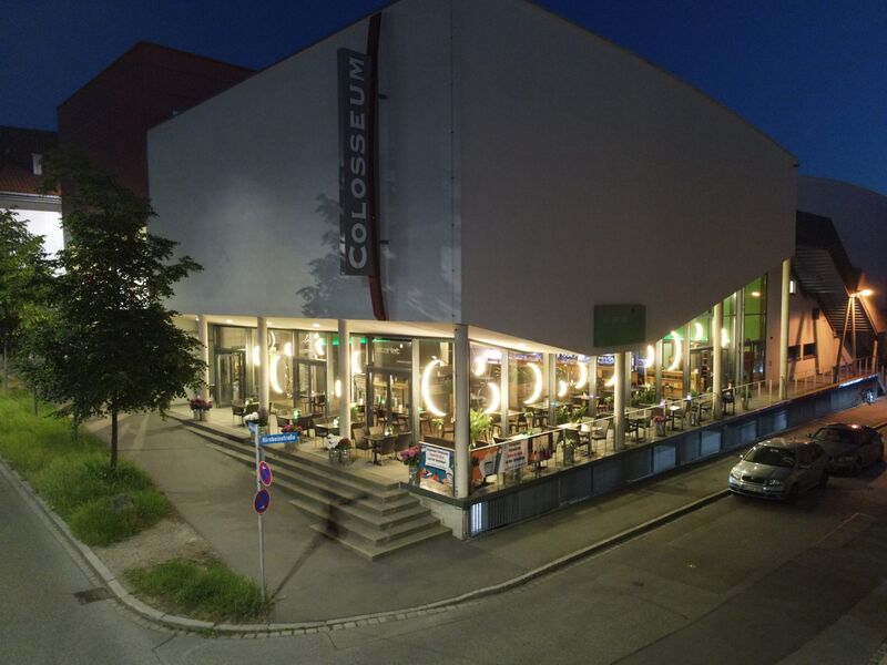 Feiern unterm Kino