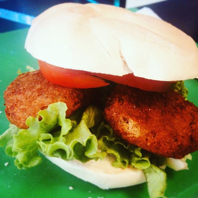 Panino con le polpette di tonno