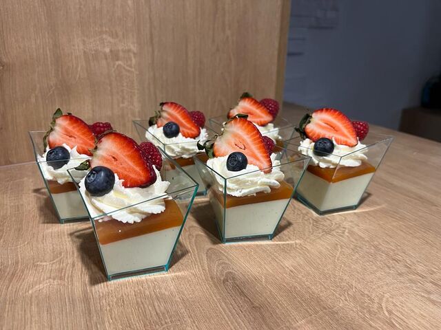 Mini deserki Panna Cotta/ mus gujawa