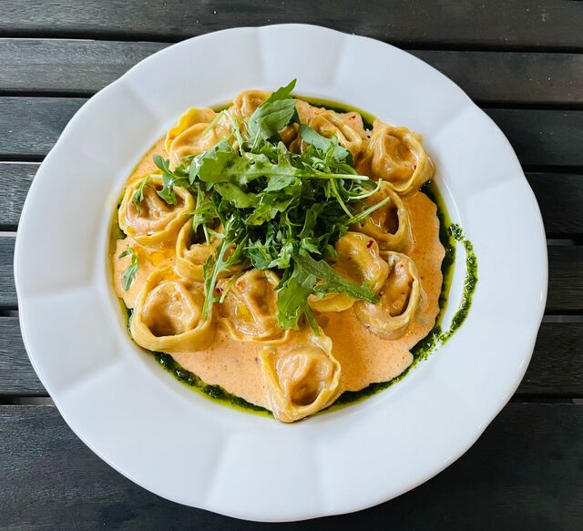 Tortellini Salsiccia e Nduja Calabrese picante s omáčkou z mascarpone a bílého vína 