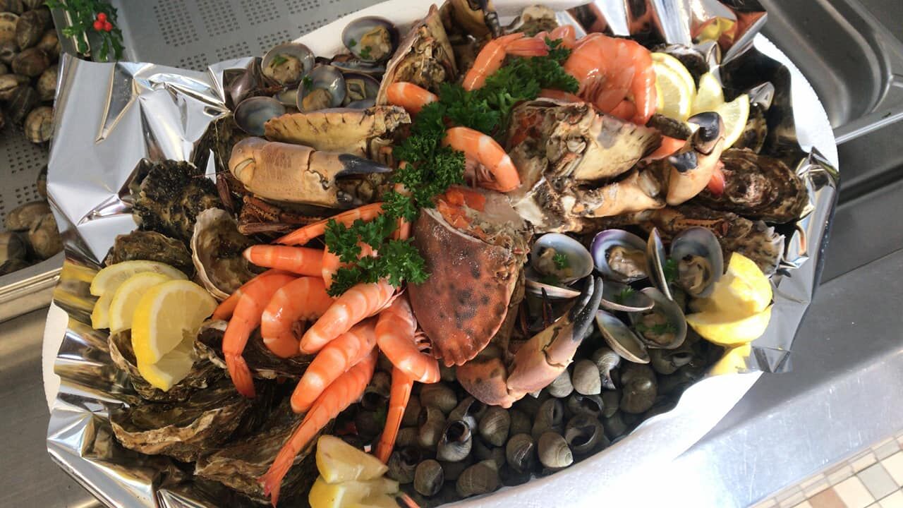 Plateau de fruits de mer - sur commande 48 H à l'avance, au 02 99 90 43 22.
