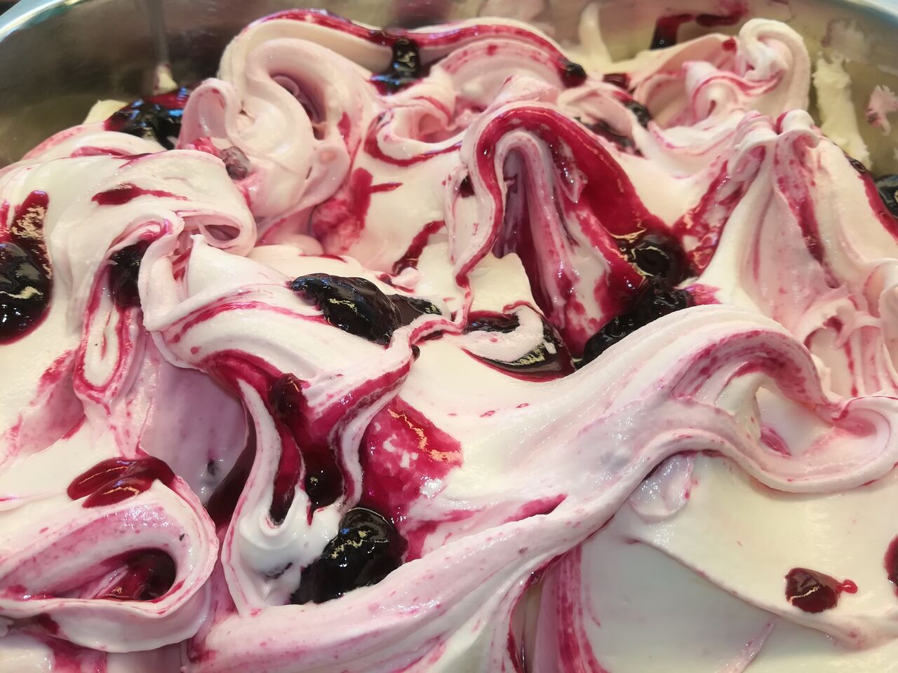 I NOSTRI GELATI ARTIGIANALI VARIEGATI ALL'AMARENA