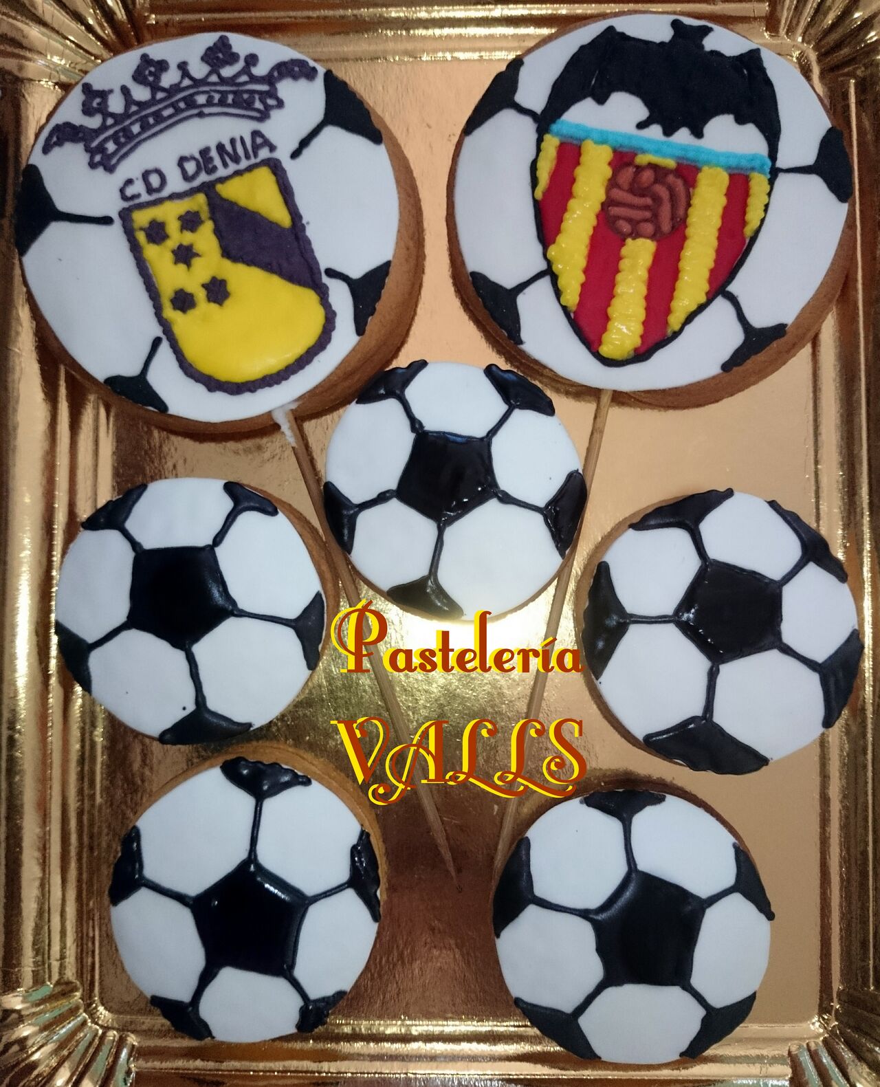 Galletas de Vainilla y Fondant.
Ideales para cumpleaños y fiestas.
¡Elige tu equipo!