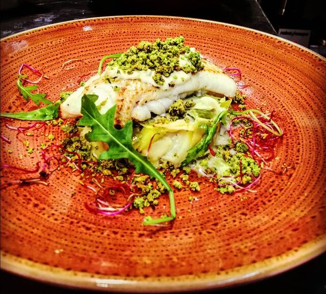 Bobûn de tofu, légumes croquants, nems maison, éclats de cacahuètes grillées... Une invitation au voyage végé, par Chef Aurélien