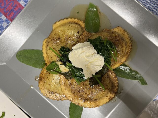Hausgemachte Ravioloni