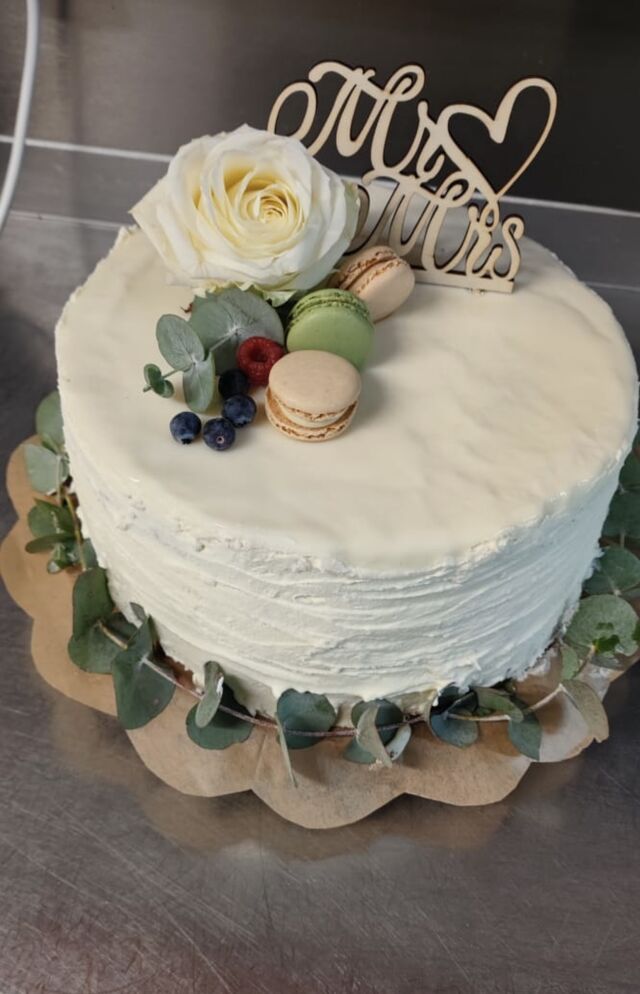 Hausgemachte Hochzeitstorz