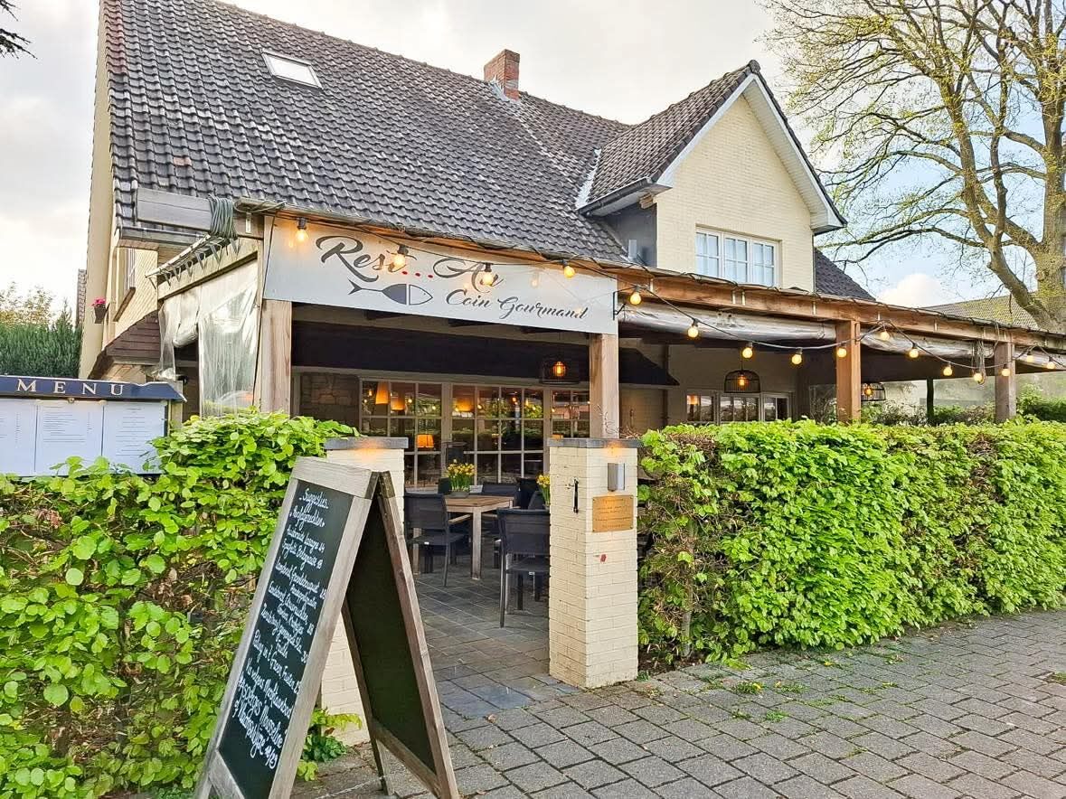 Inkom voorkant overdekt terras.