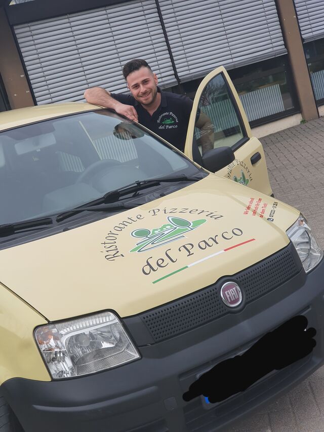 Wir liefern schnell und frisch
Ihr Essen auf den Tisch 