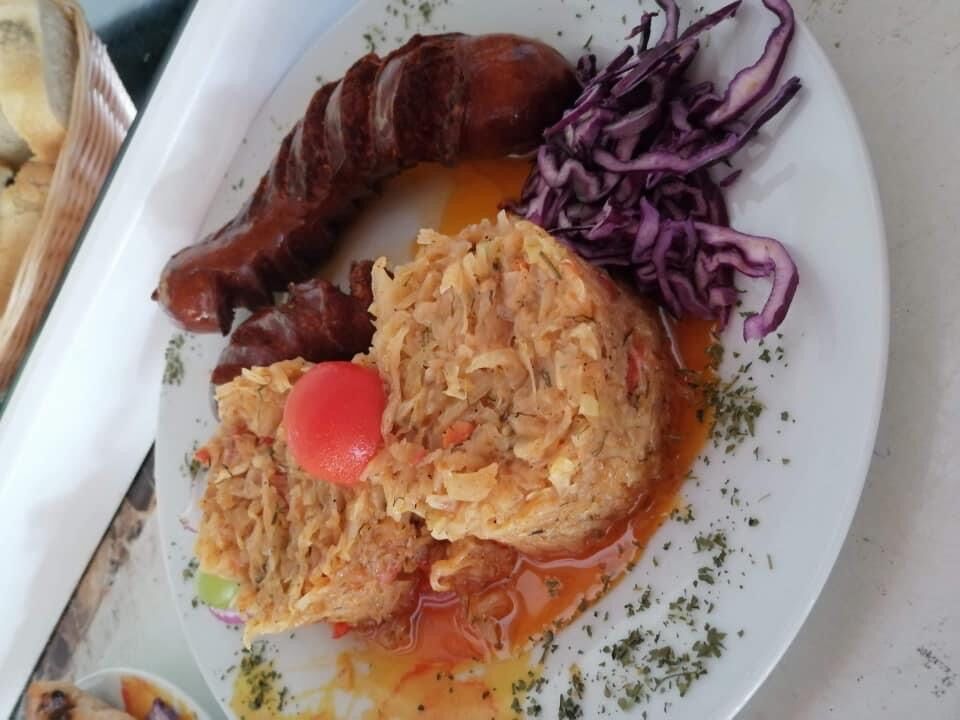 Cârnat cu varza calita