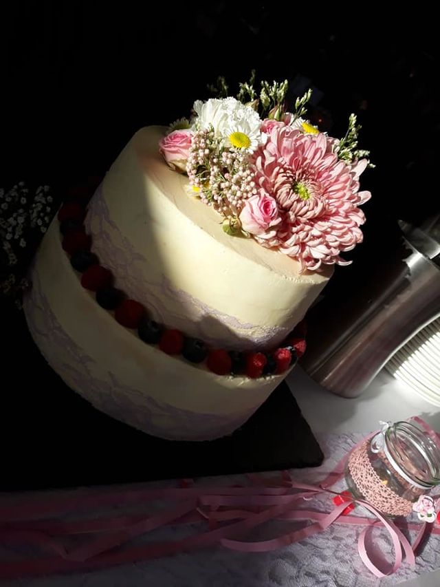 Wenn Sie eine Feierlichkeit bei uns veranstalten, servieren wir Ihnen auch gerne die Torte Ihrer Wahl!