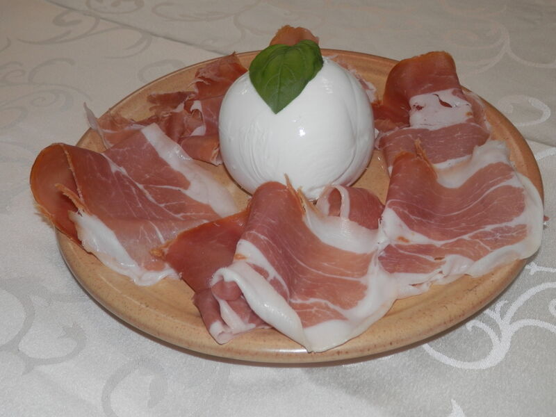 Bufala e prosciutto crudo