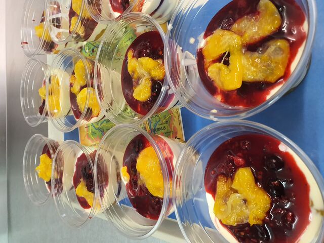 Panacota aux fruits rouge et mandarines...
2.50 euro p pers 