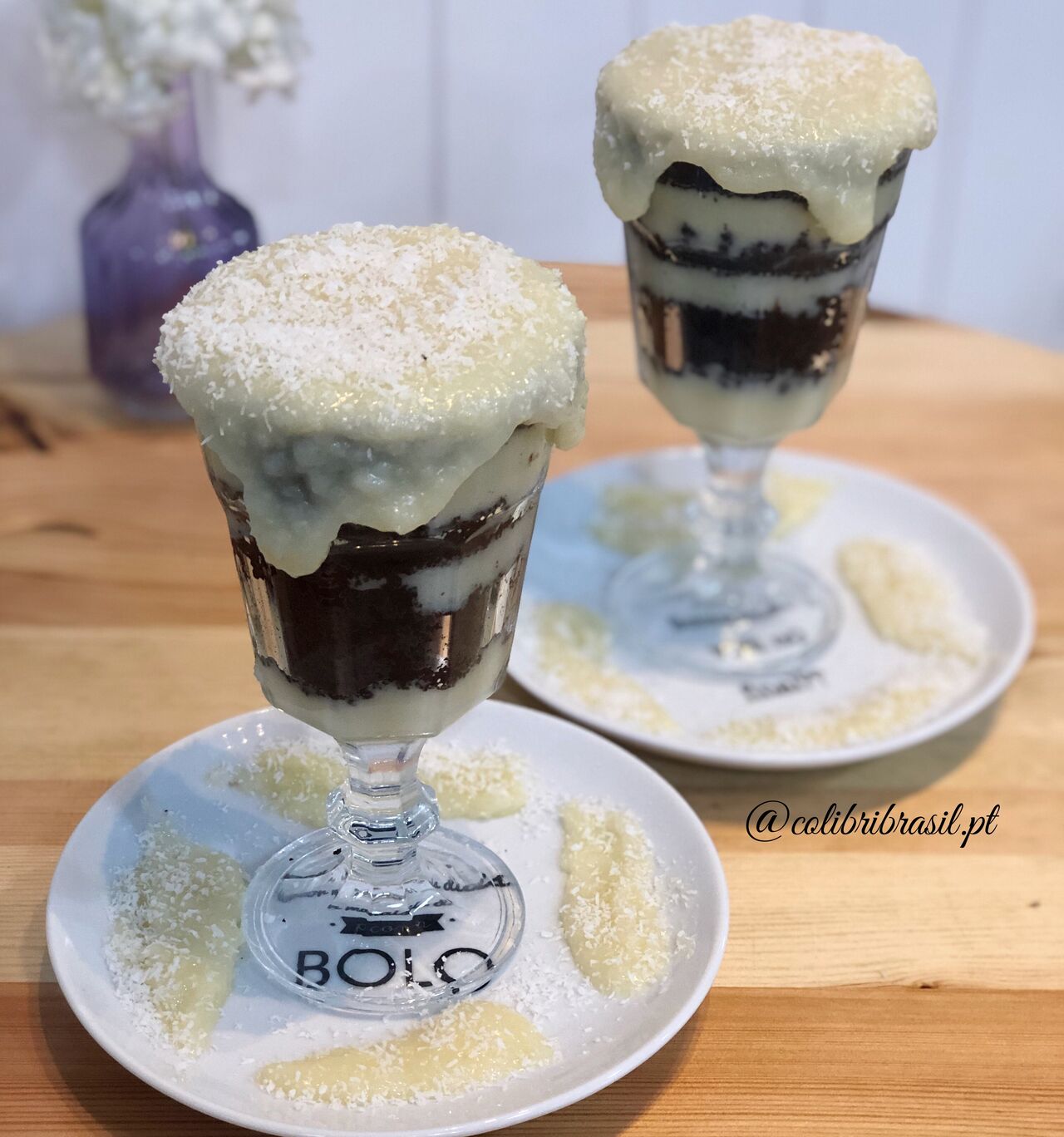 Nossas maravilhosas taças de chocolate e bolo de diversos sabores 