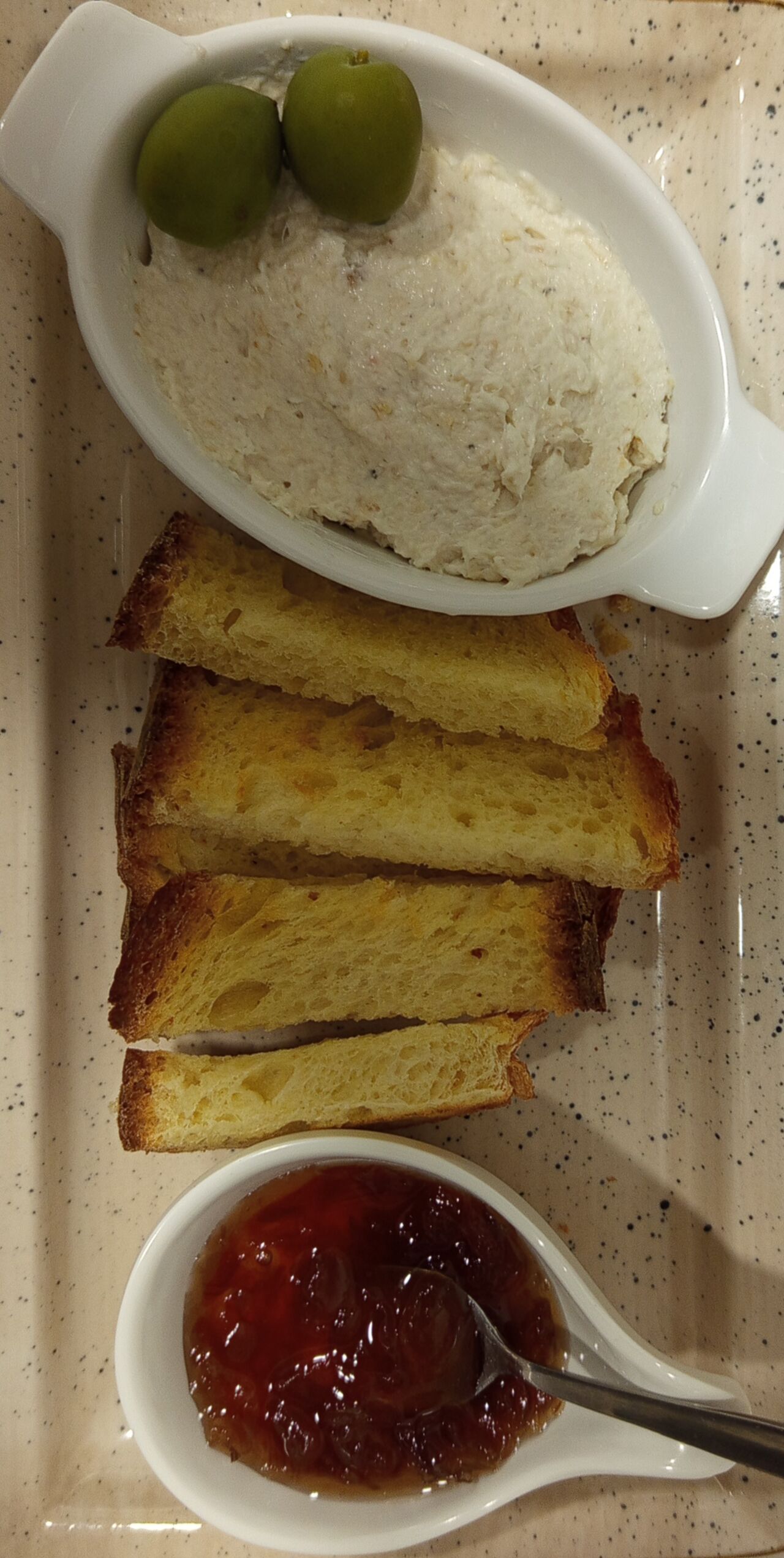 Baccalà mantecato con cipolle caramellate 