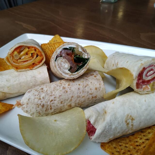 Surtido de wraps, (Salmón, salami y sobrasada), 