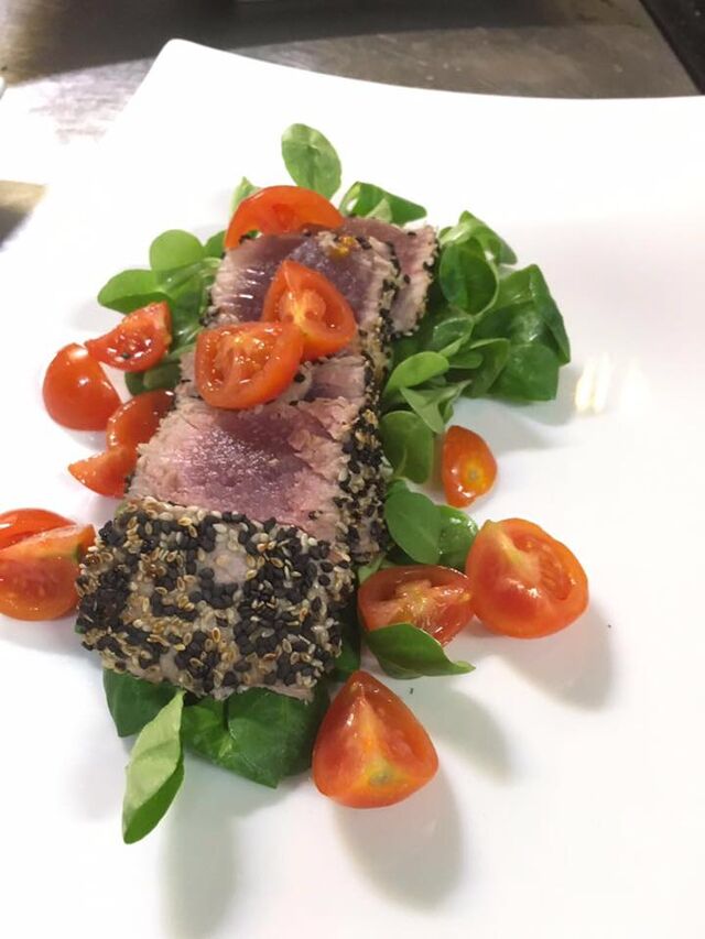 Tagliata di tonno al sesamo 