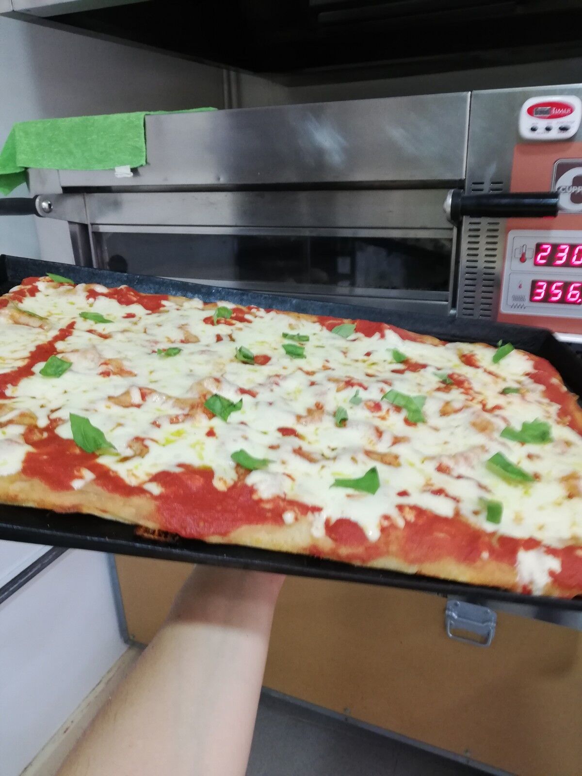 Pizza Margherita
Mozzarella, molho de tomate e manhã 