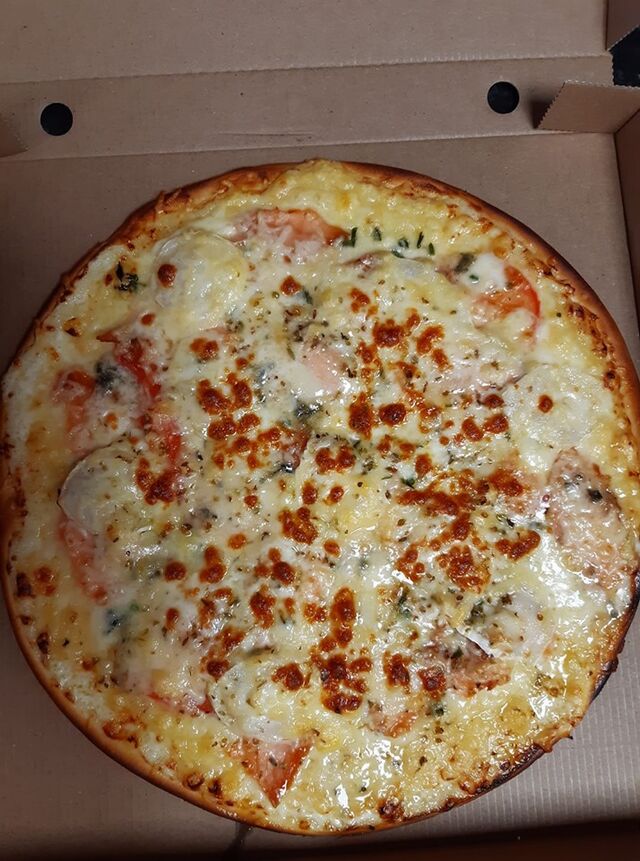 Pour mes amoureux du Saumon , chèvre, Roquefort je vous conseille la pizza BALTIQUE !!