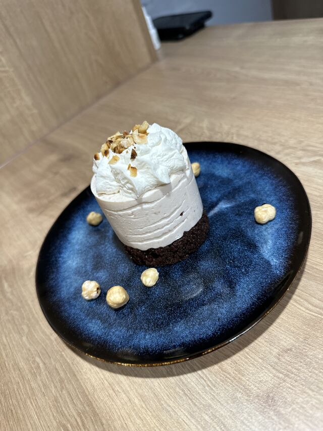 Mini torcik mus orzech laskowy/pralina orzechowa