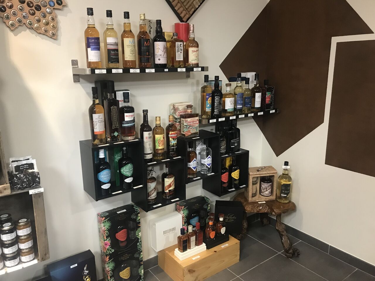 Une sélection de rhums et whiskys
