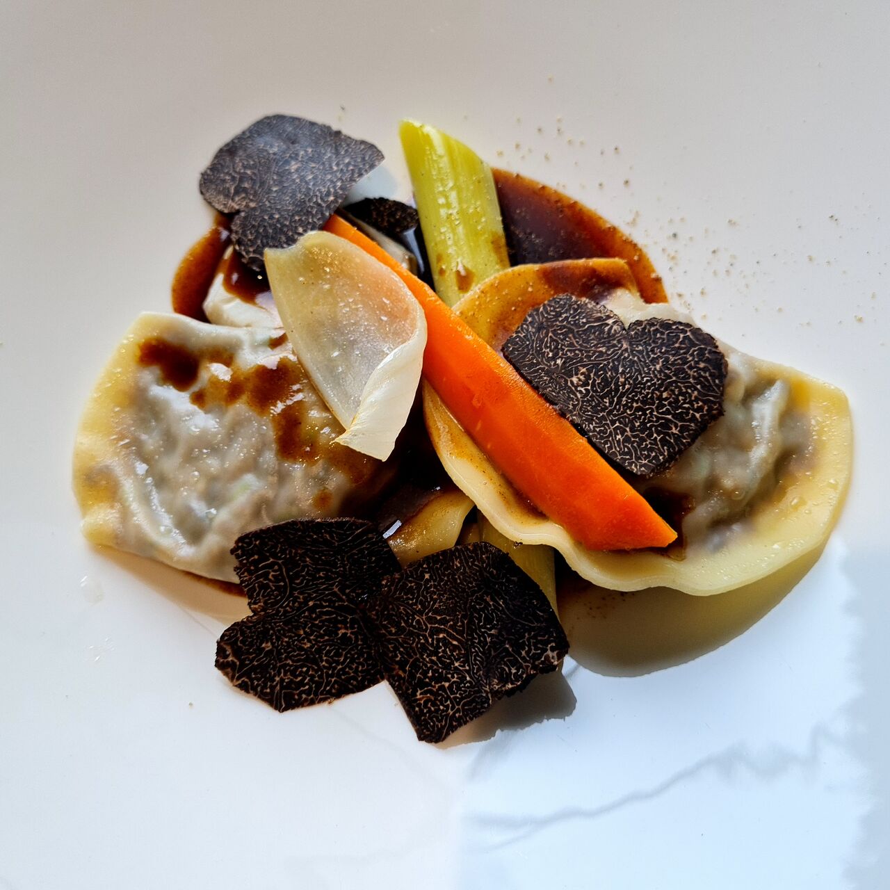 Ravioles maison au boeuf confit truffes