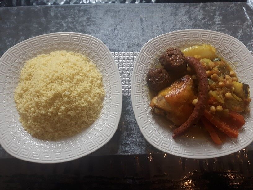 Couscous Royal semoule légumes poulet 1 merguez et 1 boulette