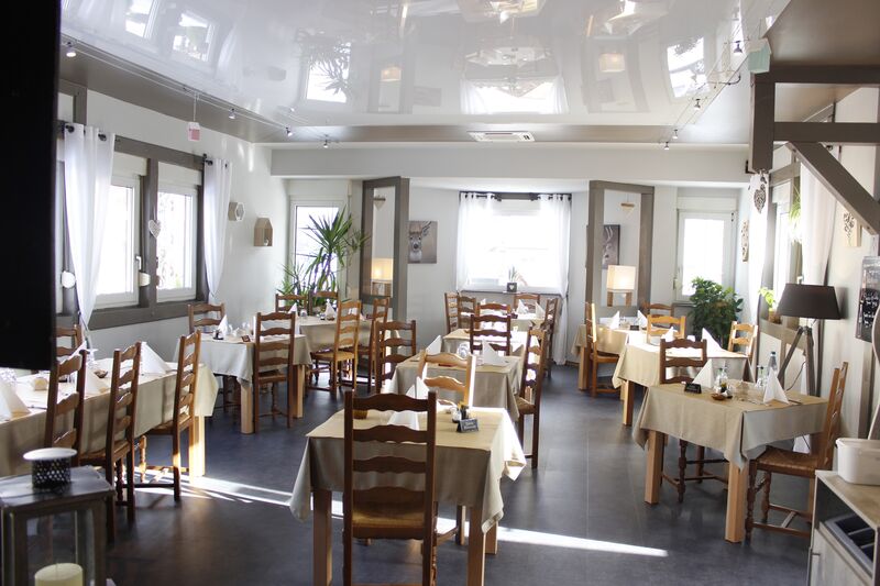 salle lumineuse et cosy