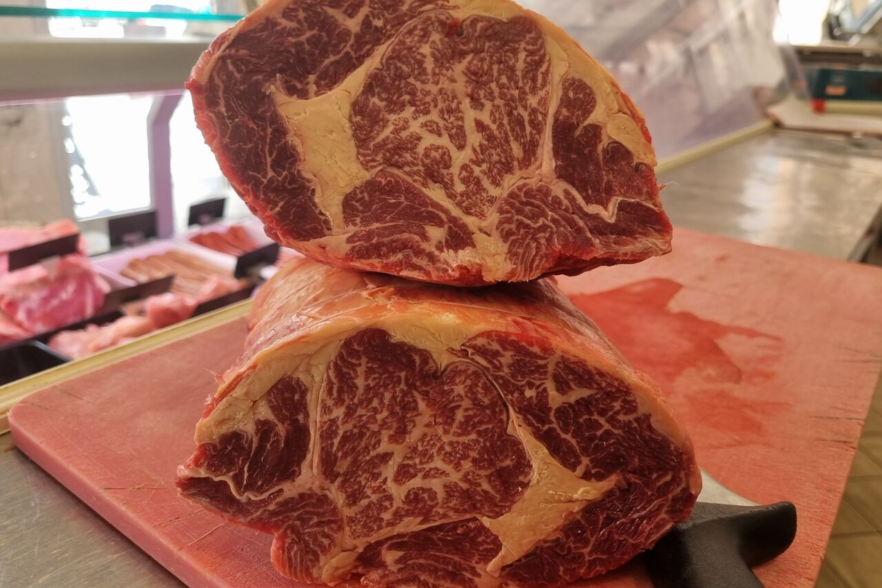 Entrecôte de salers maturée 4 semaines .