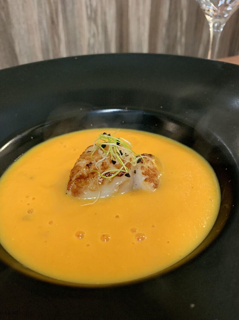 Le Velouté de Potiron, Saint Jacques et Girolles
... Après