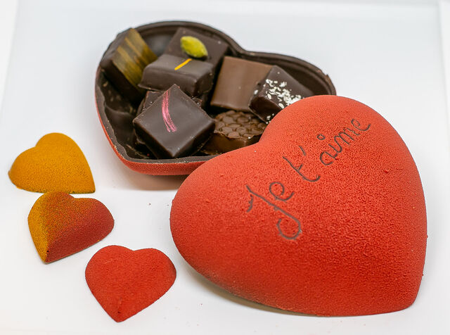 Réalisation pour la Saint Valentin, d'un ❤ tout chocolat. 