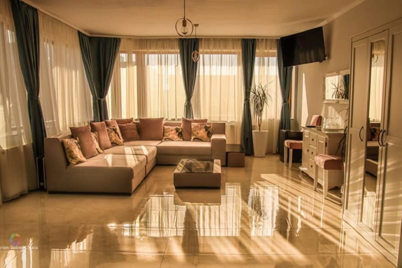 Cazare Caprice Deluxe