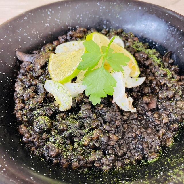 Fregola al Nero di Seppia e lime (con bocconcini di seppia) 