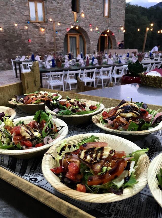 Ensalada de cabra y frutos rojos