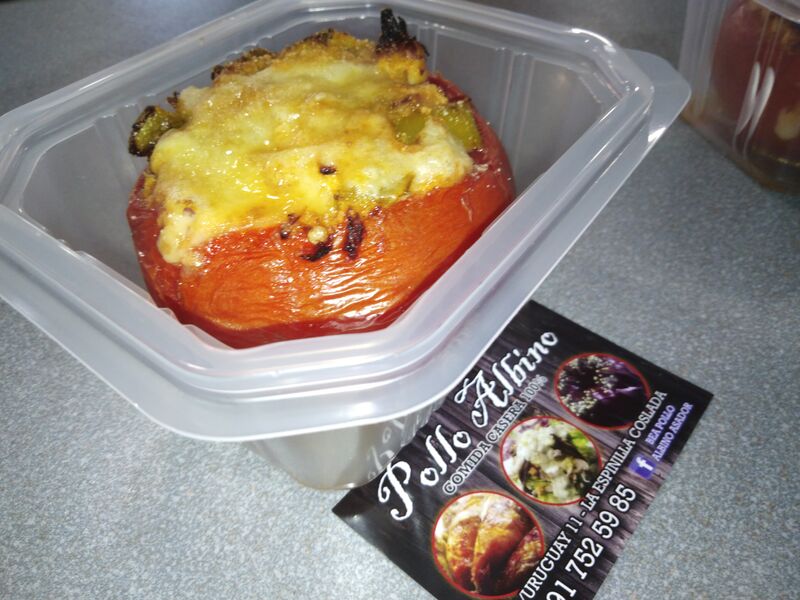 Tomates rellenos una de las cositas del menú de hoy miércoles ?