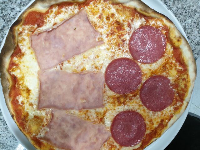 Pizza cotto piu salami
