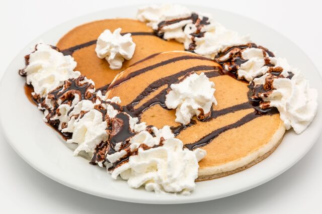 Tortitas con nata y sirope