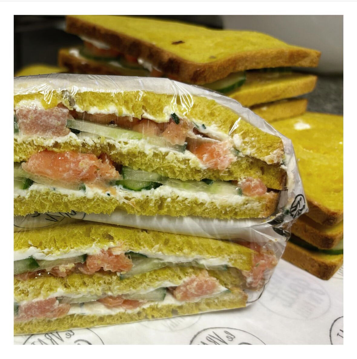 CLUB SANDWICH PAIN MAIS SAUMON CONCOMBRE ST MORET