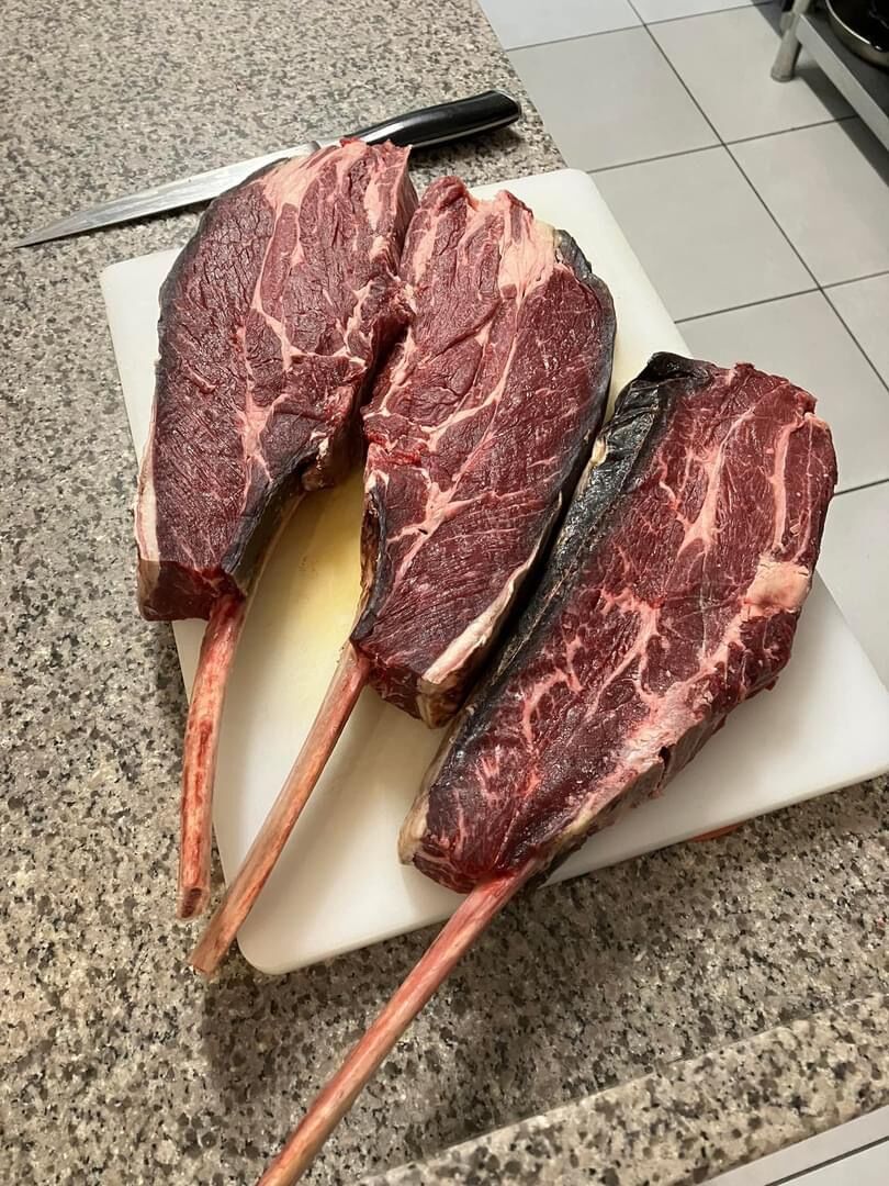 Tomahawk de bœuf charolais maturer 