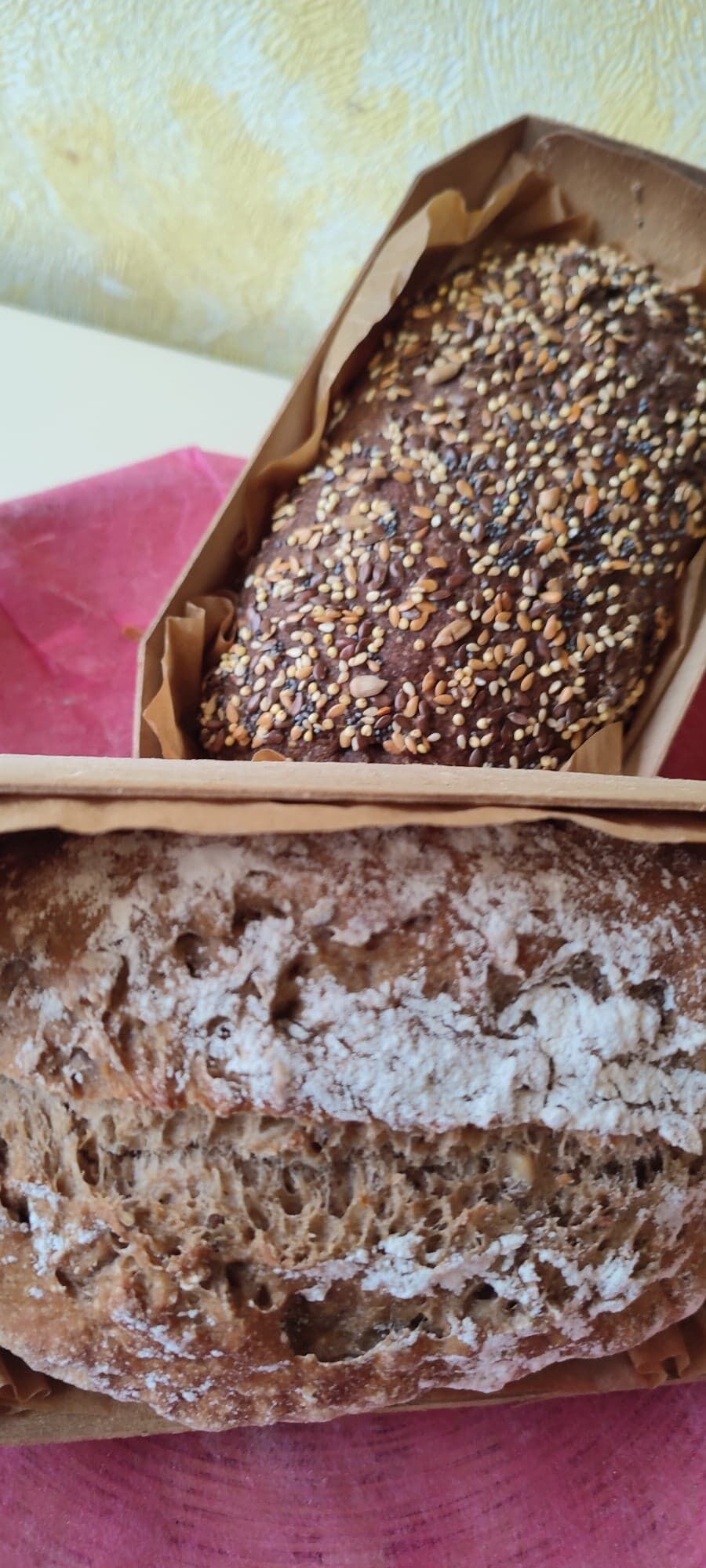 Pain Viking (pain noir aux graines et céréales)
Pain Moisson (pain gris aux graines et céréales)