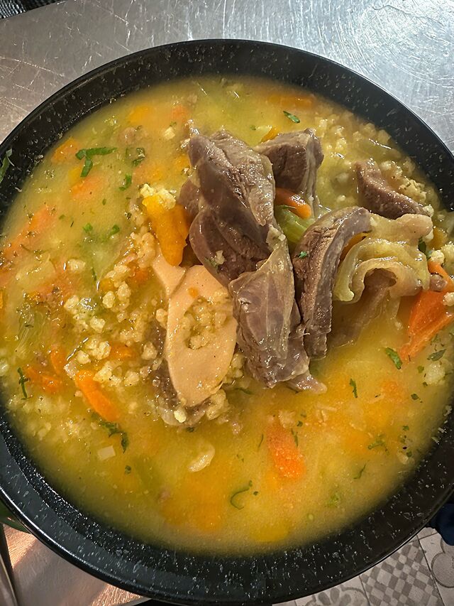 soupe a la viande de boeuf ( pot au feu péruvien ) 