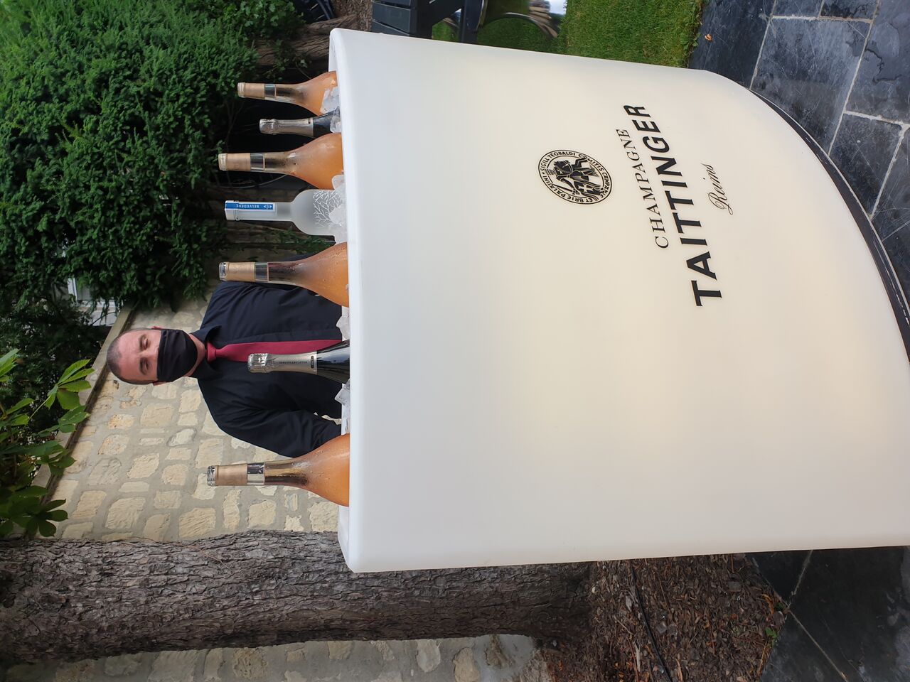 Animation champagne Taittinger