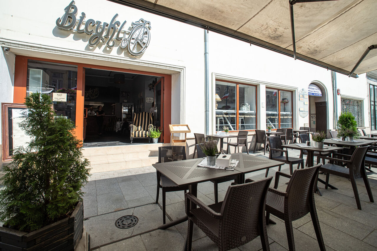 Zapraszamy do naszego klimatycznego ogródka w samym centrum miasta.