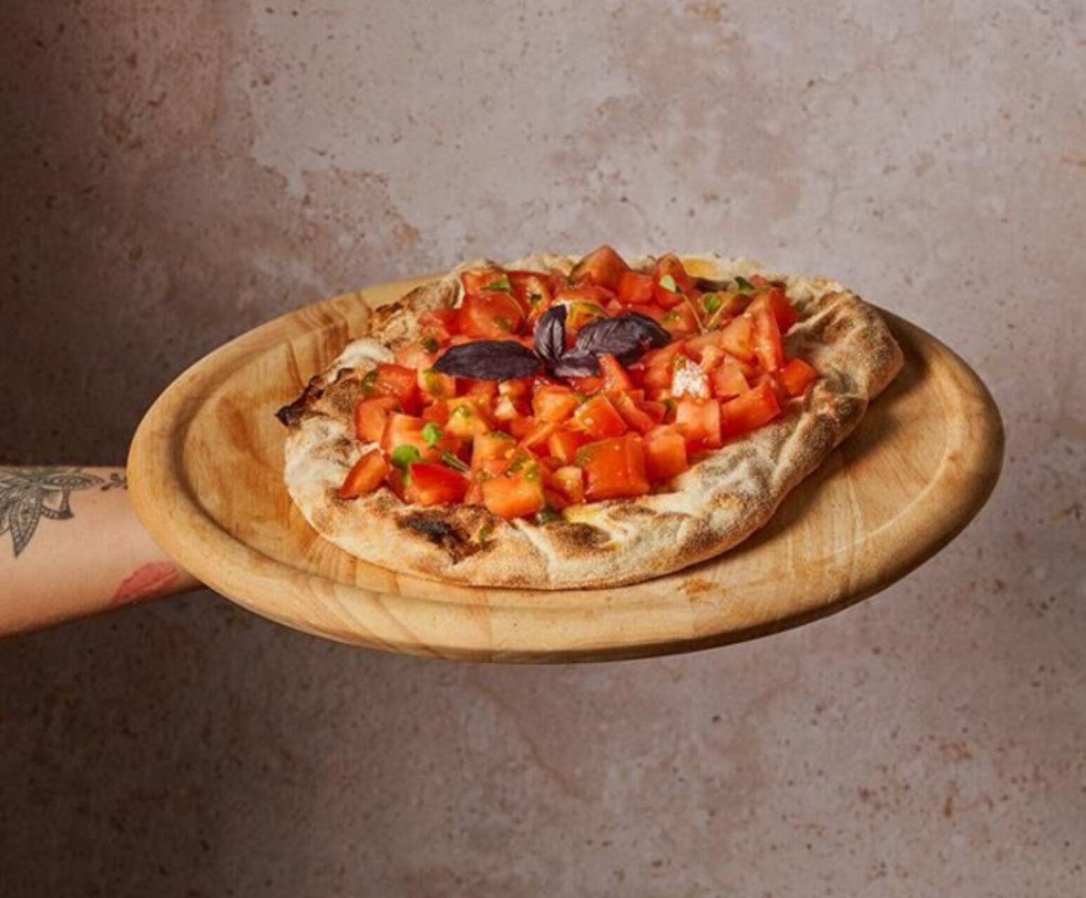 ¡Pide a domicilio y reserva con nosotros!